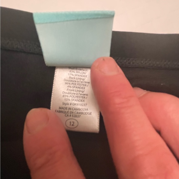 Miraclesuit Size 10 Tankini Top in Black & White. Bottoms in Size 12 solid Black - Picture 11 of 15